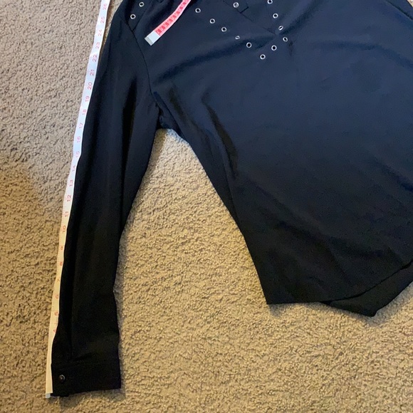 Black long sleeve shirt grommet details M / L - Picture 11 of 13
